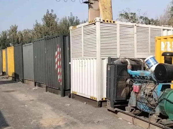平武200KW柴油发电机机组每小时油耗是多少?